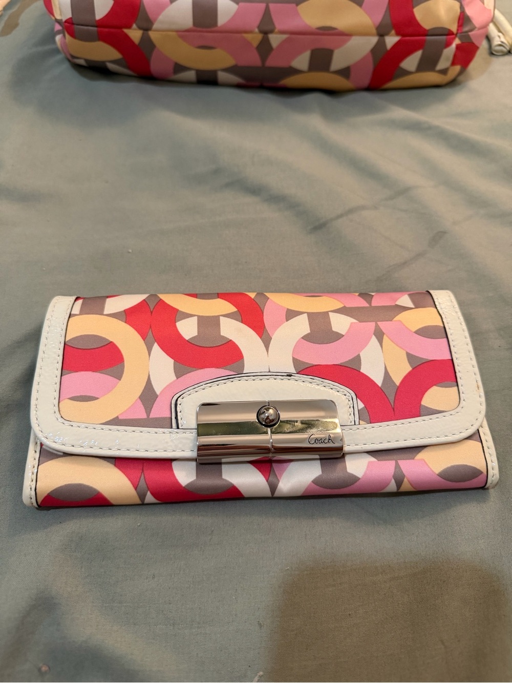 Vintage authentic coach Multi Signature Turnlock Continental Wallet